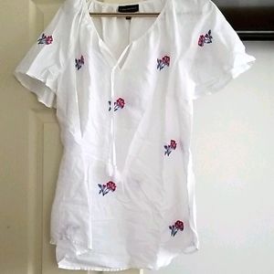 Cute cotton top with flowers